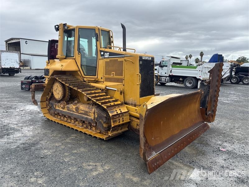 CAT D6N XL Buldožeri guseničari