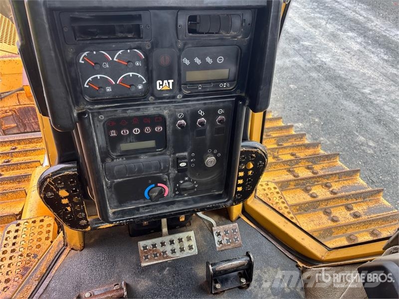 CAT D6N XL Buldožeri guseničari