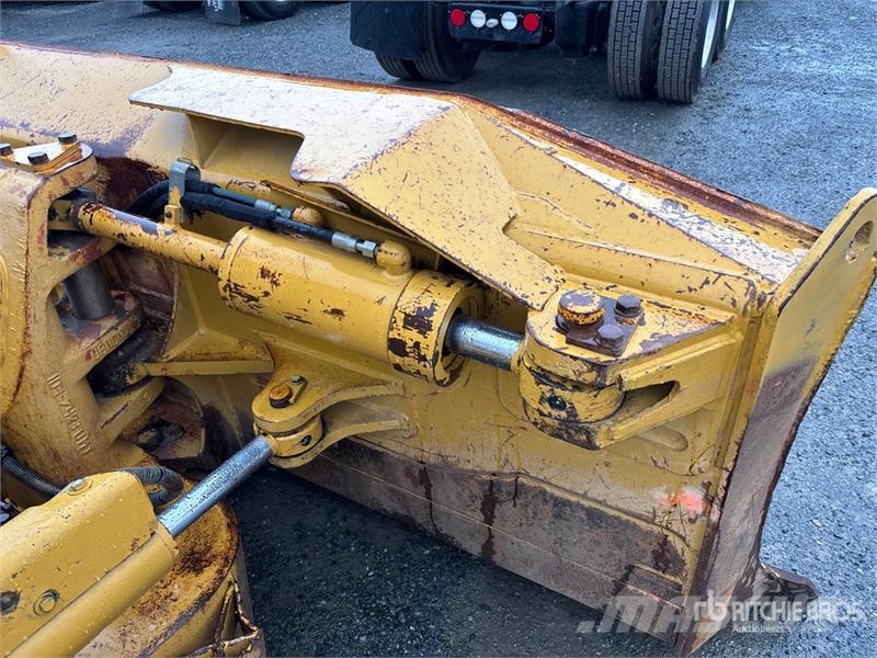 CAT D6N XL Buldožeri guseničari