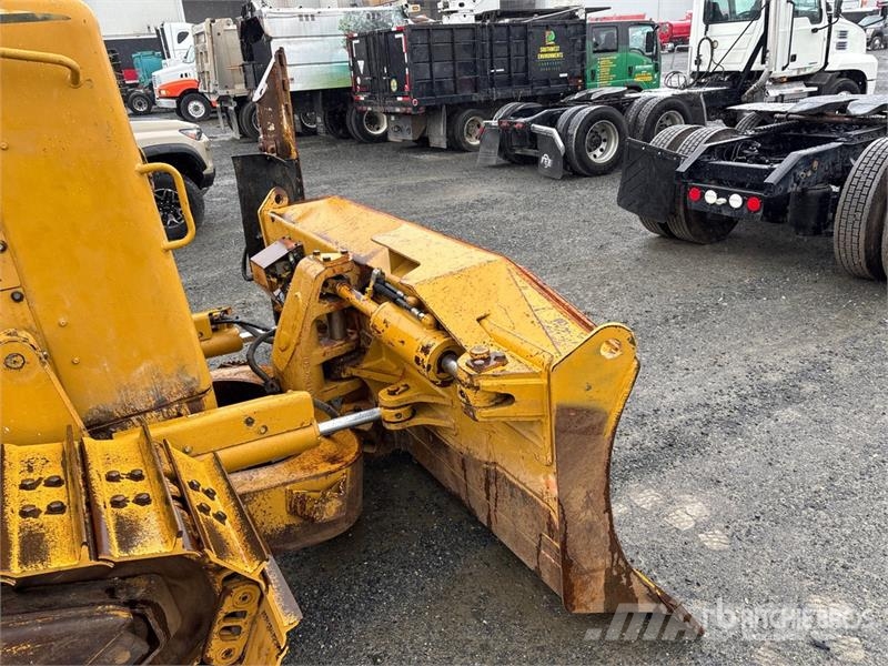 CAT D6N XL Buldožeri guseničari