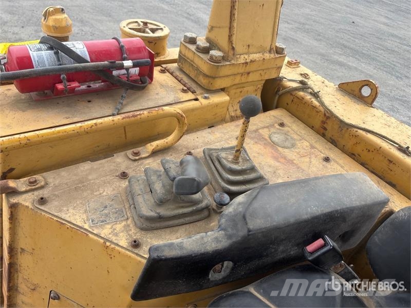 CAT D6R XL Гусеничні бульдозери