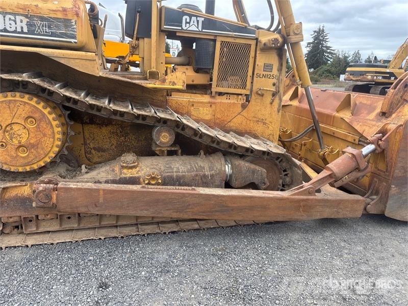 CAT D6R XL Гусеничні бульдозери