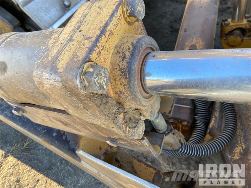 CAT D7R XR Series II lánctalpas dózerek