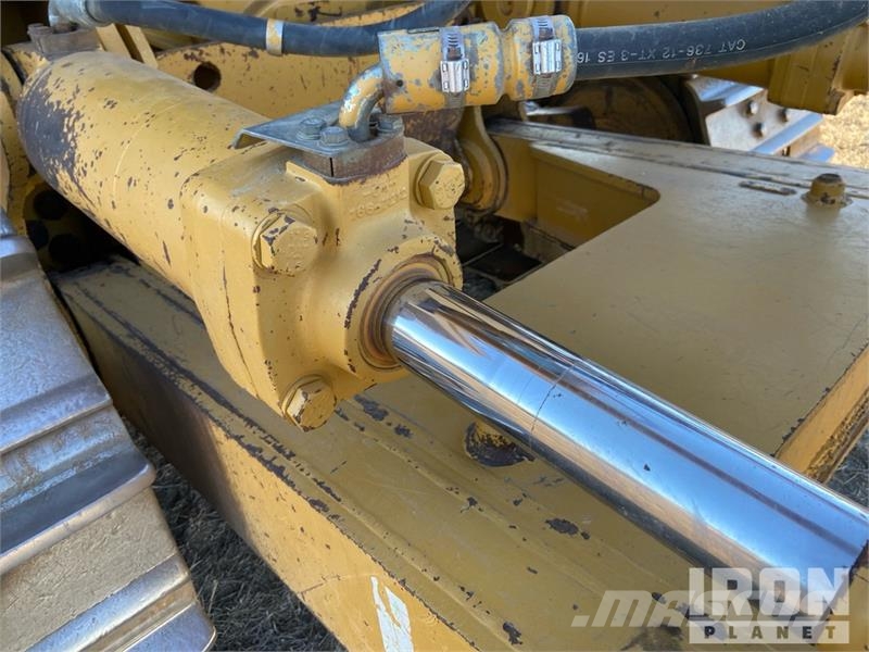 CAT D7R XR Series II lánctalpas dózerek