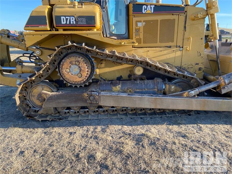 CAT D7R XR Series II lánctalpas dózerek