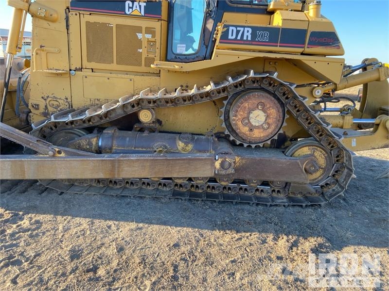 CAT D7R XR Series II lánctalpas dózerek