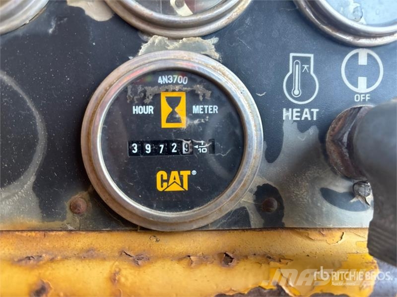 CAT D8 Bulldozer på larvebånd