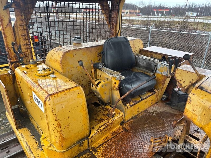 CAT D8 Bulldozer på larvebånd