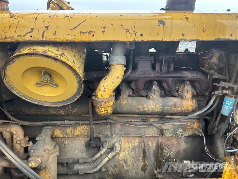 CAT D8 Bulldozer på larvebånd