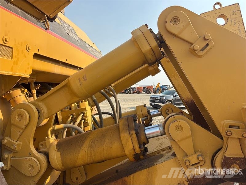 CAT D8L Buldozer sobre oruga