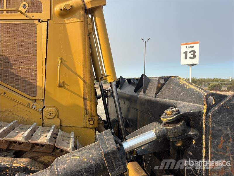 CAT D8L Buldozer sobre oruga