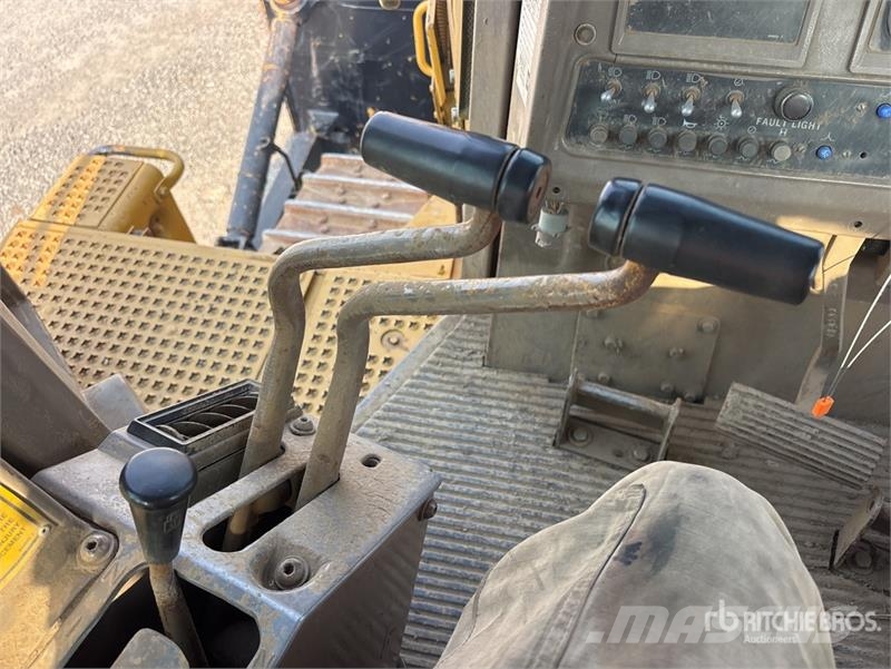 CAT D8L Buldozer sobre oruga