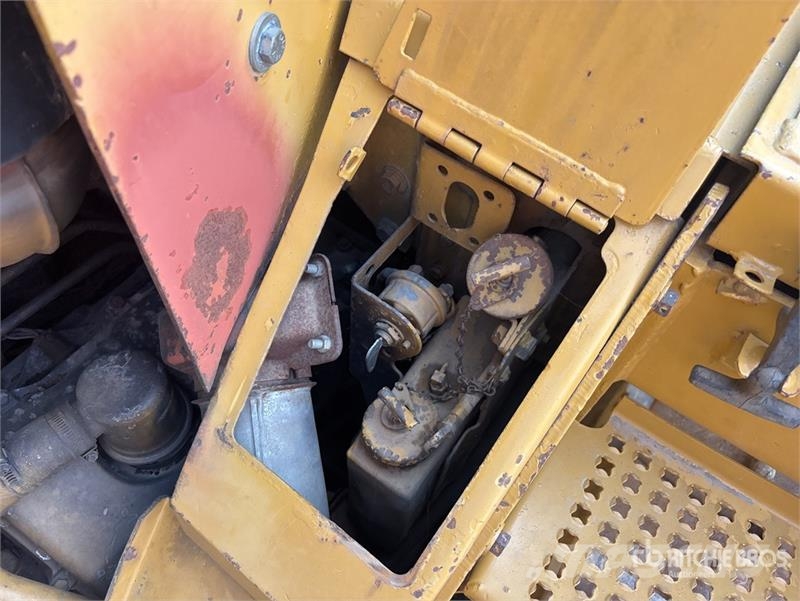 CAT D8L Buldozer sobre oruga