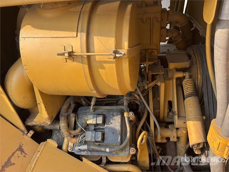 CAT D8L Buldozer sobre oruga