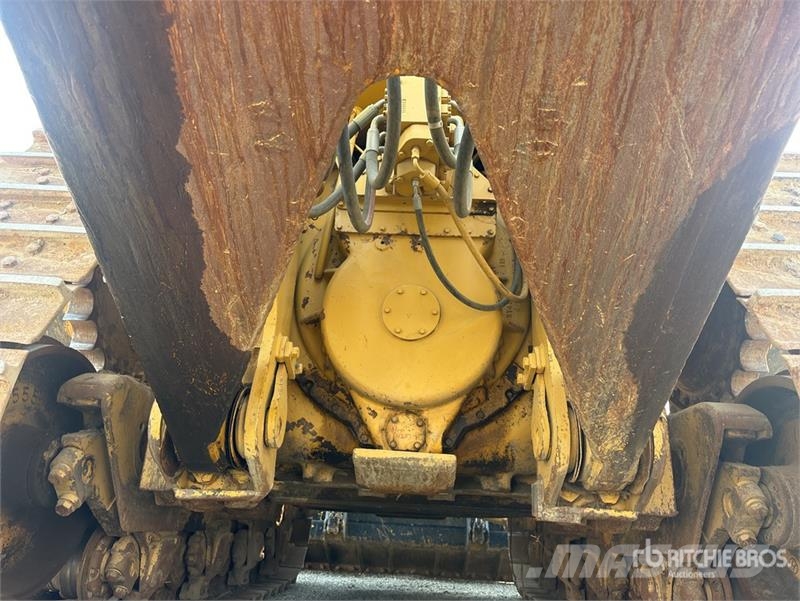 CAT D8L Buldozer sobre oruga