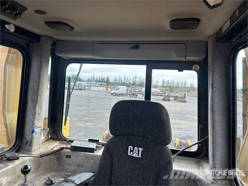 CAT D8R lánctalpas dózerek