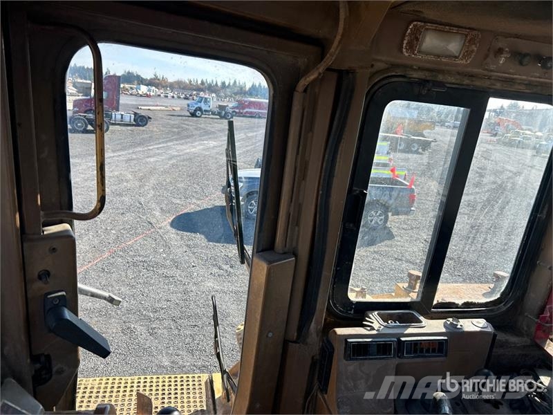 CAT D9L Crawler Dozer (Inoperable) Buldožerji goseničarji