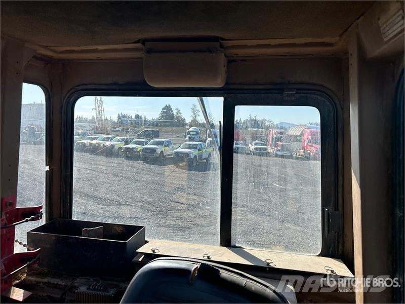 CAT D9L Crawler Dozer (Inoperable) Buldožerji goseničarji