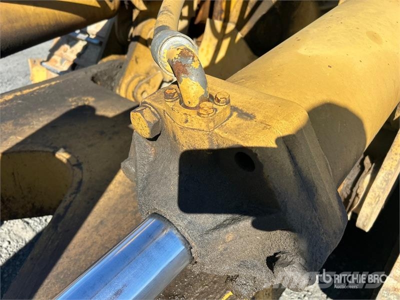 CAT D9L Crawler Dozer (Inoperable) Buldožerji goseničarji