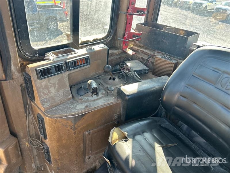 CAT D9L Crawler Dozer (Inoperable) Buldožerji goseničarji