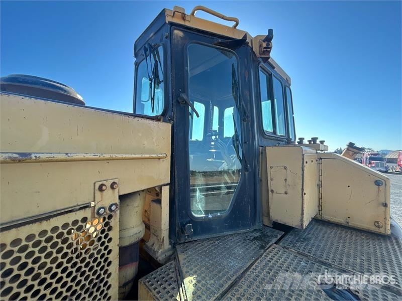 CAT D9L Crawler Dozer (Inoperable) Buldožerji goseničarji