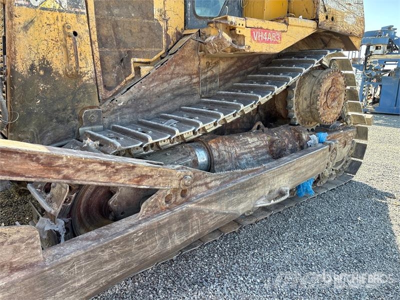 CAT D9R بلدوزرات مجنزرة