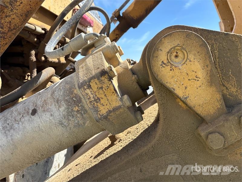 CAT D9R Buldožerji goseničarji