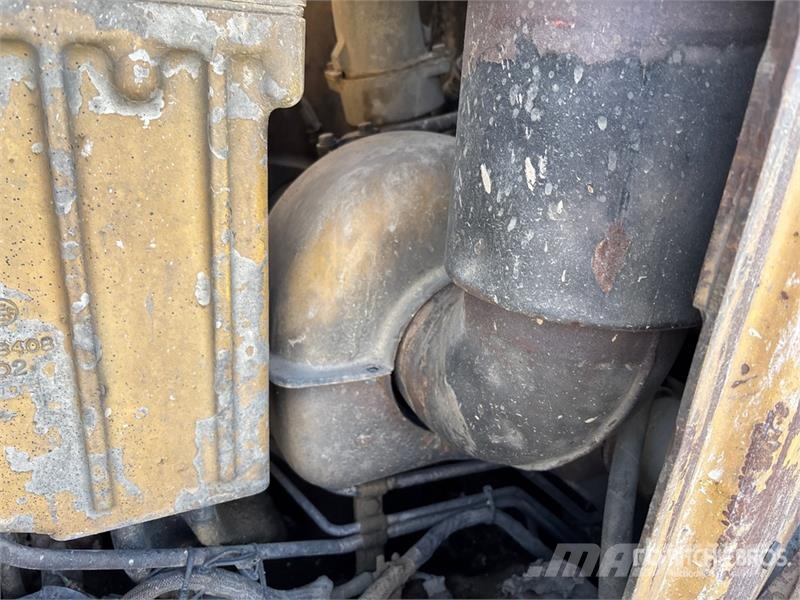 CAT D9R بلدوزرات مجنزرة