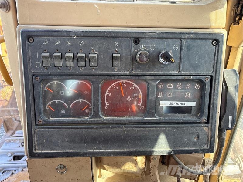 CAT D9R بلدوزرات مجنزرة