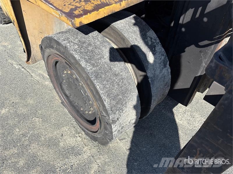 CAT DP90 20000 lb Cushion Tire Forklift 其他叉车