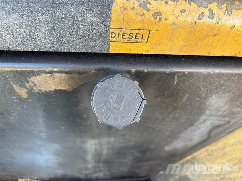 CAT DP90 20000 lb Cushion Tire Forklift 其他叉车