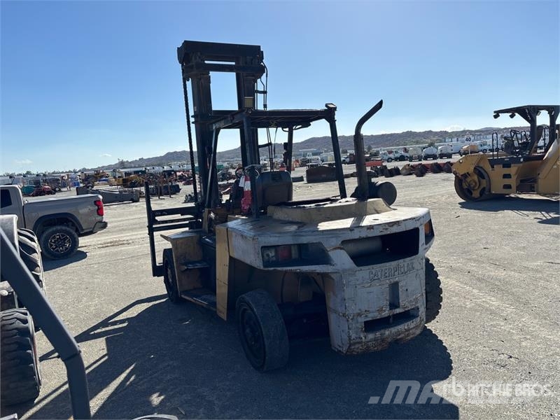 CAT DP90 20000 lb Cushion Tire Forklift 其他叉车
