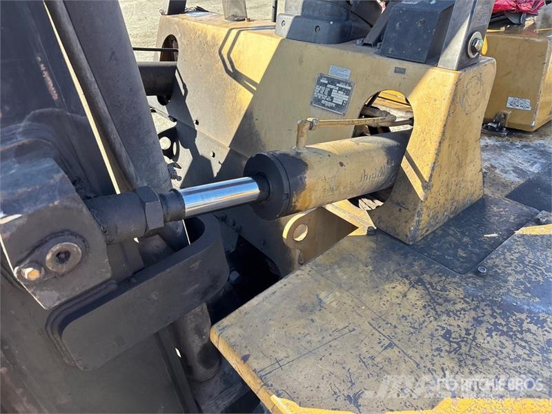CAT DP90 20000 lb Cushion Tire Forklift 其他叉车