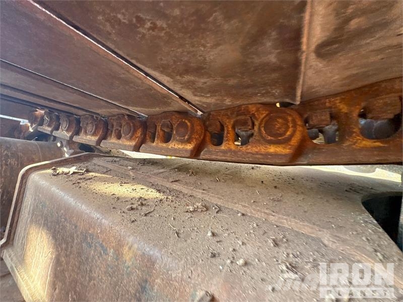 CAT EL200B Kāpurķēžu ekskavatori