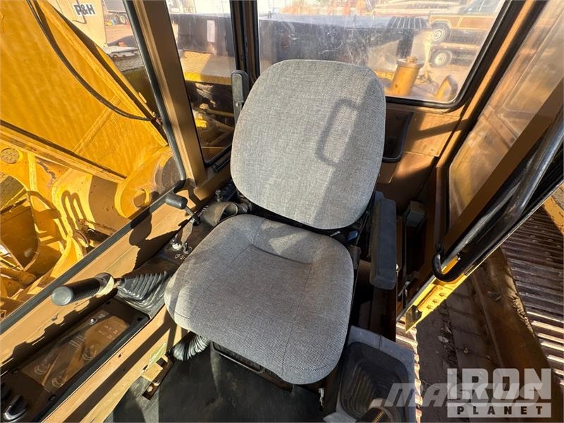 CAT EL200B Kāpurķēžu ekskavatori