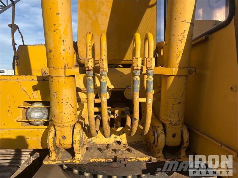 CAT EL200B Kāpurķēžu ekskavatori