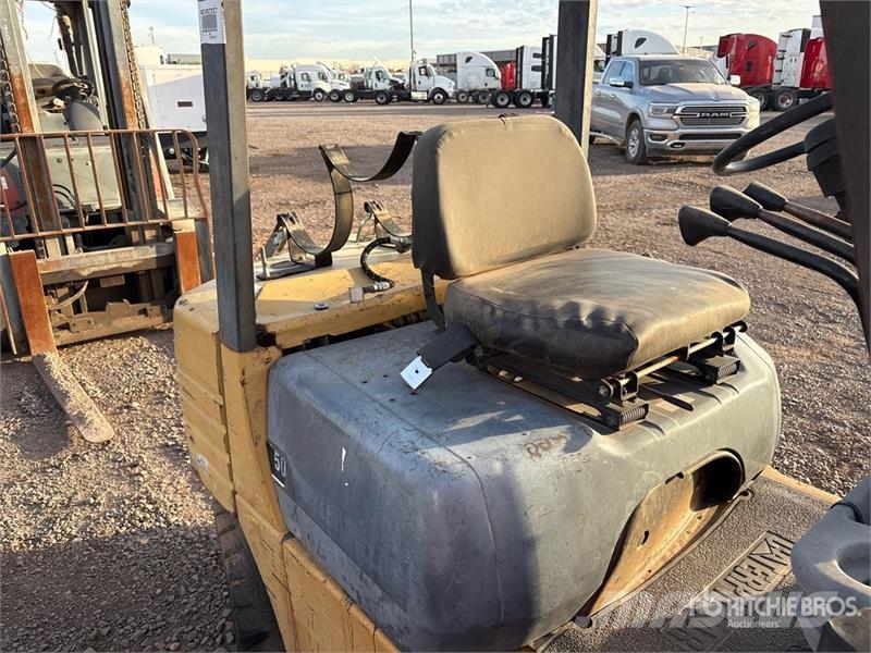 CAT G25P-5 Forklift (Inoperable) Другие складские механизмы