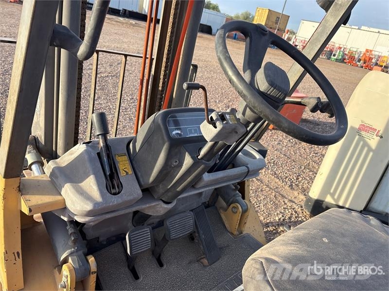 CAT GP25 Forklift (Inoperable) شاحنات ذات رافعات شوكية - أخرى