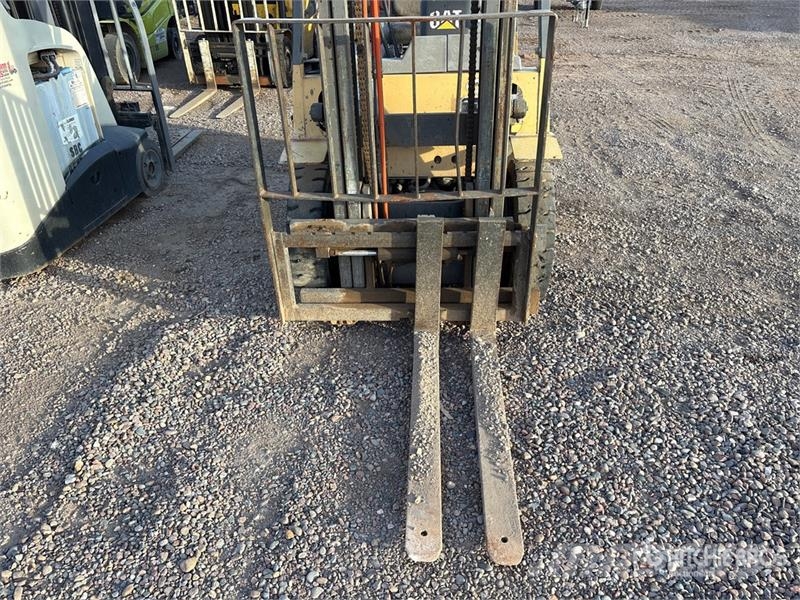 CAT GP25 Forklift (Inoperable) شاحنات ذات رافعات شوكية - أخرى