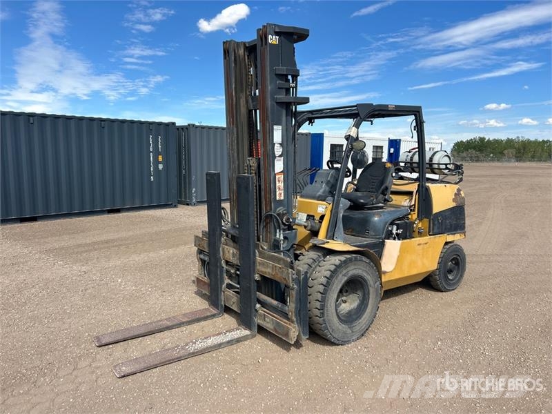 CAT GP55 Pneumatic Tire Forklift Andere Gabelstapler