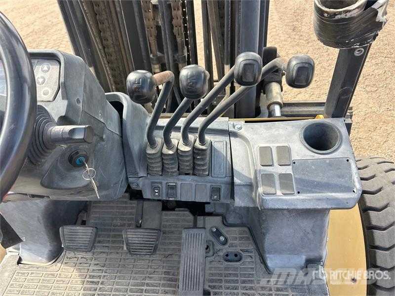 CAT GP55 Pneumatic Tire Forklift Andere Gabelstapler