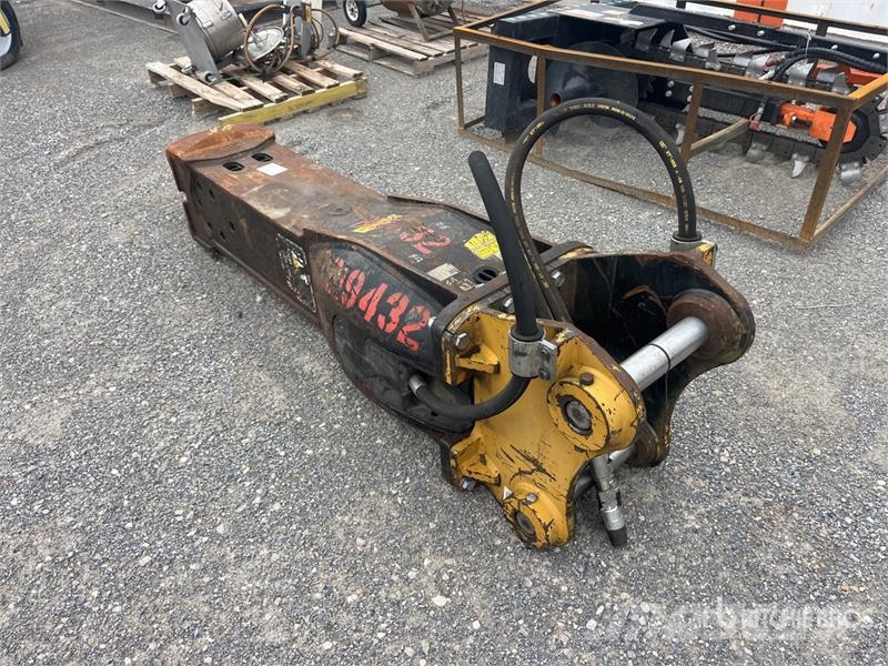 CAT H120ES Hammers / Breakers