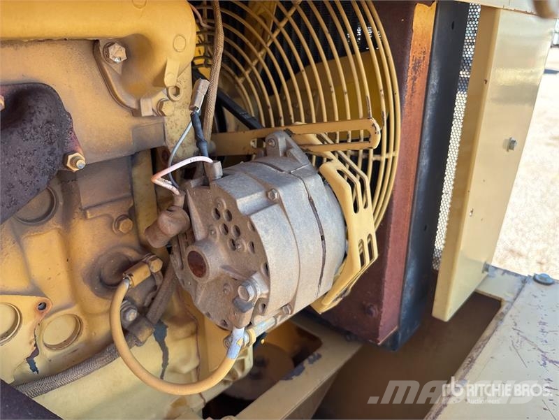 CAT PS-130 Pneumatic tired rollers