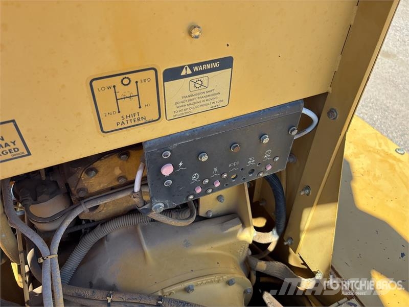 CAT PS-130 Pneumatic tired rollers