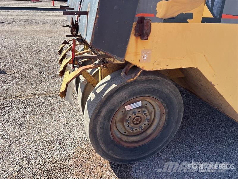 CAT PS-130 Pneumatic tired rollers