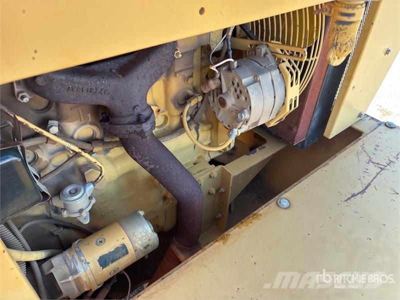 CAT PS-130 Pneumatic tired rollers