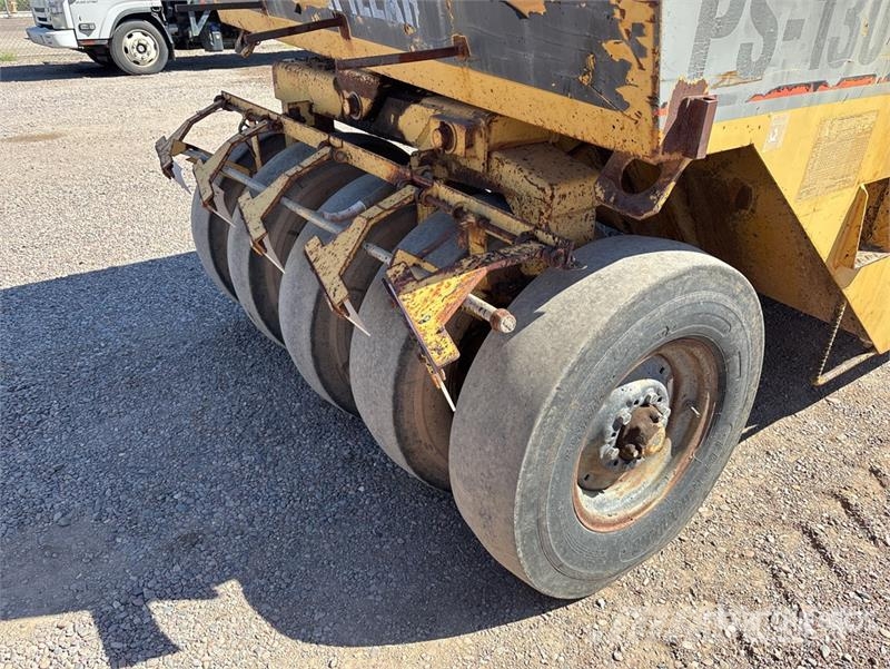 CAT PS-130 Pneumatic tired rollers
