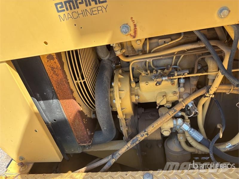 CAT PS-130 Pneumatic tired rollers