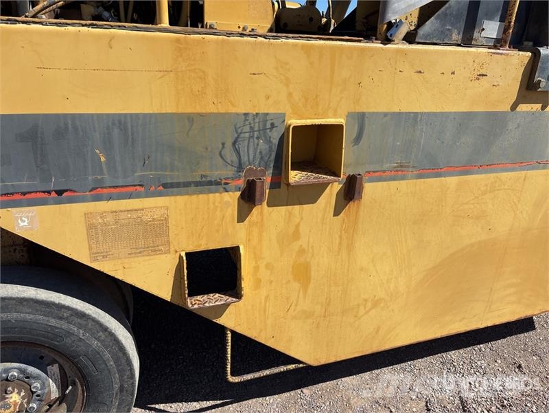 CAT PS-130 Pneumatic tired rollers
