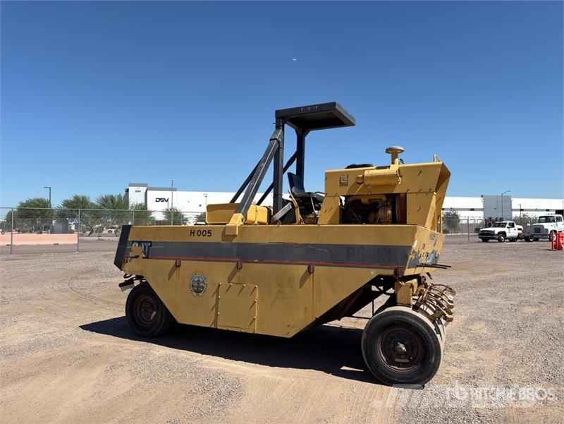 CAT PS-130 Pneumatic tired rollers